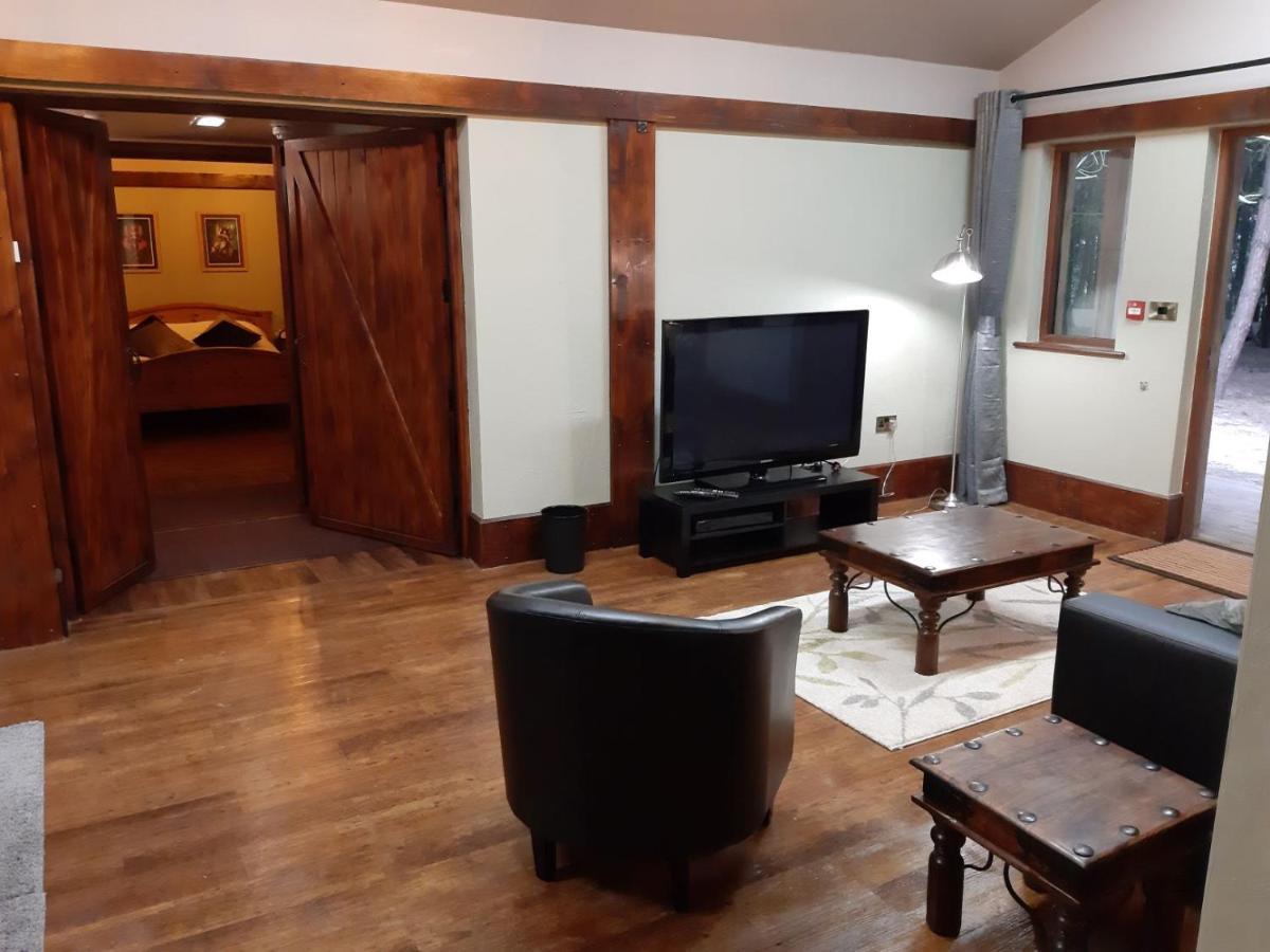 Wyldwood Lodge Cheadle  Luaran gambar